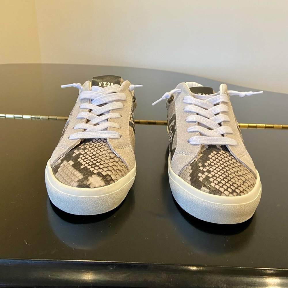 Steve Madden Luxury Authentic Minimalist RARE Animal Print Starling Sneaker - Picture 7 of 17